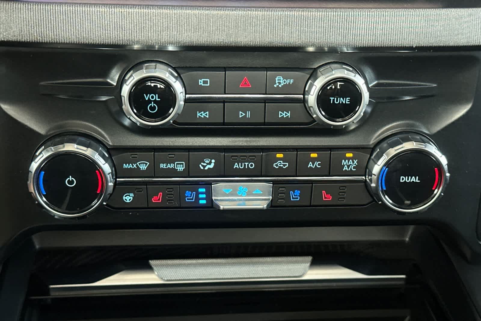 Certified 2025 Ford F350 Platinum AWD/4WD image 20