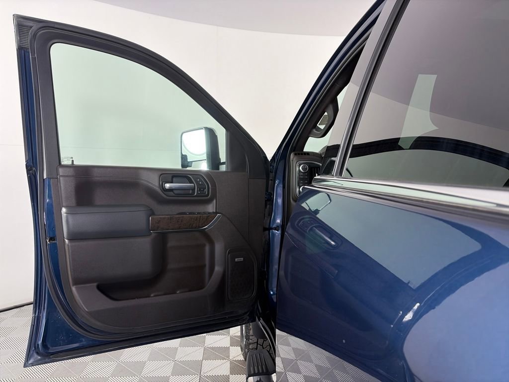 Used 2020 GMC Sierra 3500 Denali w/ Denali Ultimate Package image 10