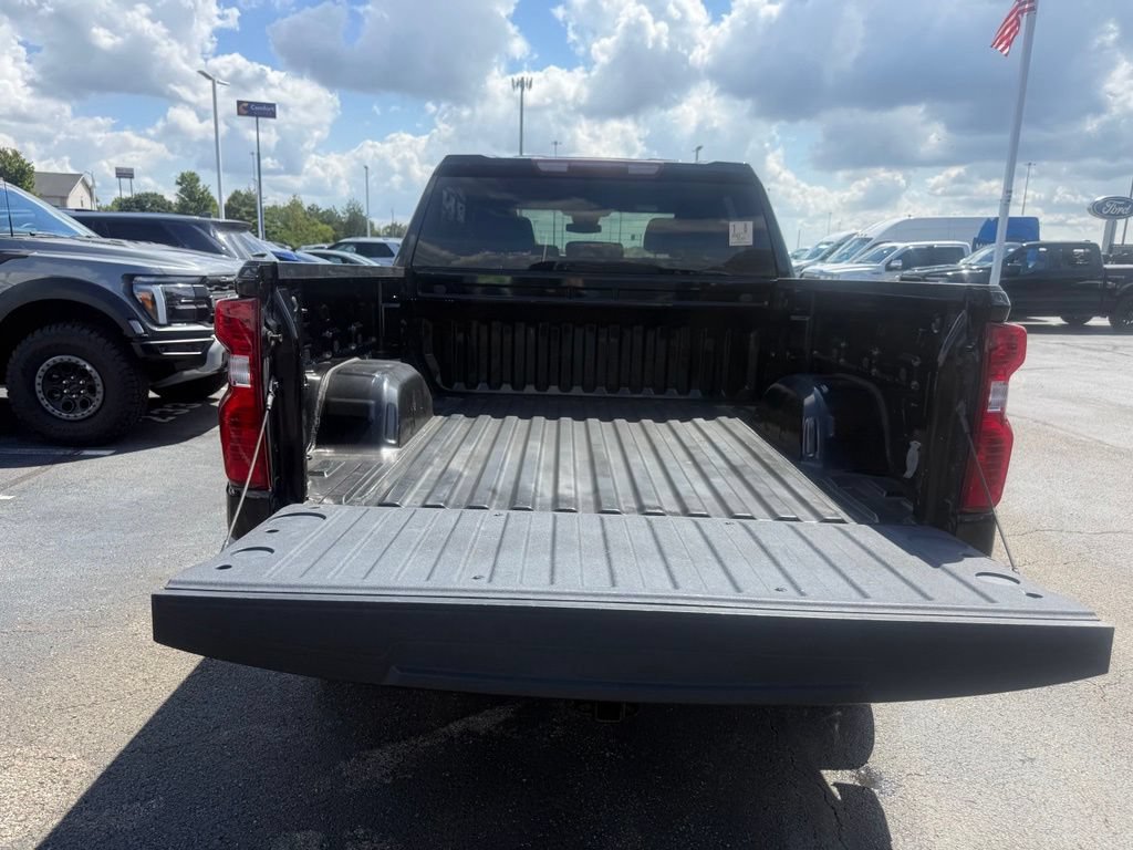 Used 2023 Chevrolet Silverado 1500 LT AWD/4WD image 39