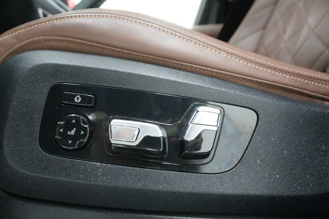 Used 2024 BMW X7 xDrive40i w/ Executive Package AWD/4WD image 22