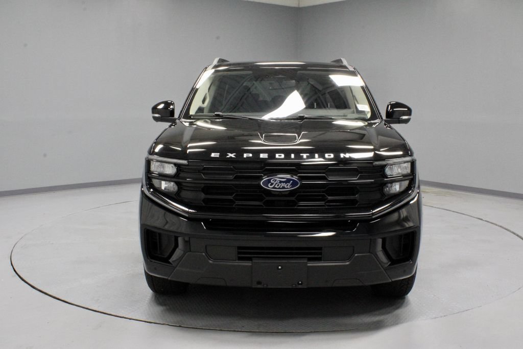 Certified 2025 Ford Expedition Active AWD/4WD image 6