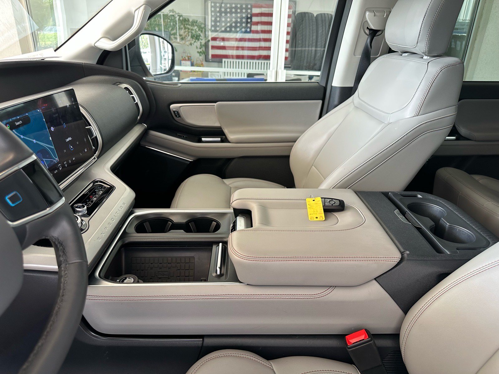 Certified 2025 Ford Expedition Active AWD/4WD image 21