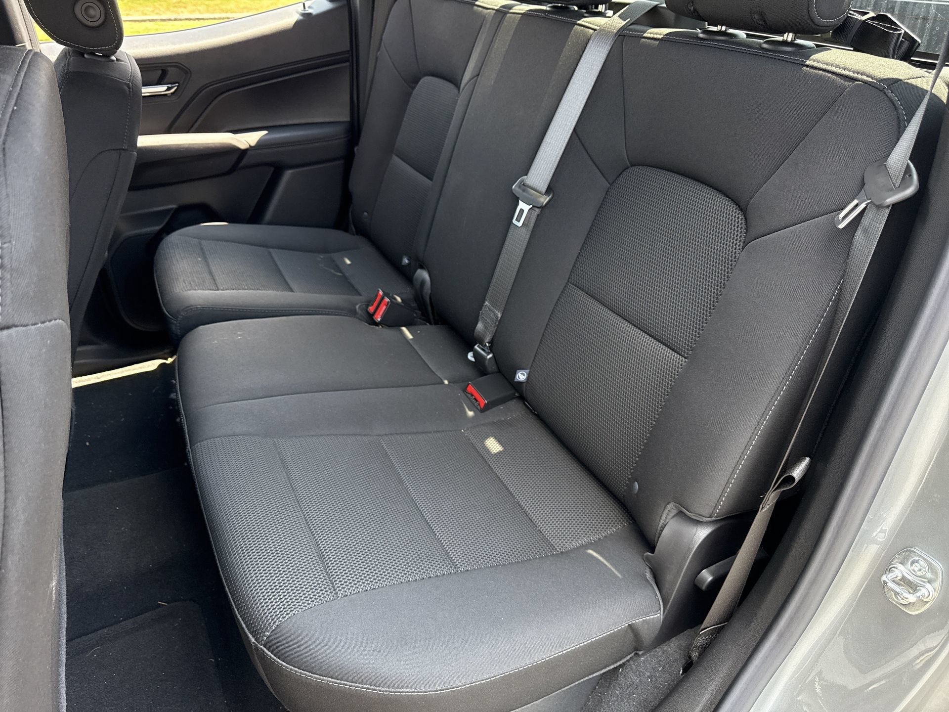 Used 2025 Chevrolet Colorado LT RWD image 13