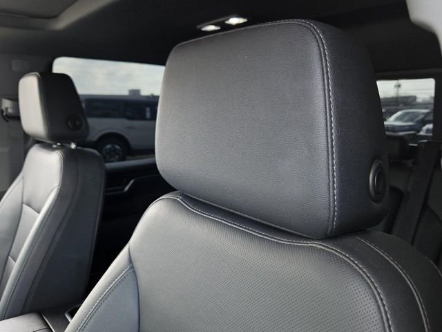 Used 2023 GMC Sierra 1500 SLT image 40