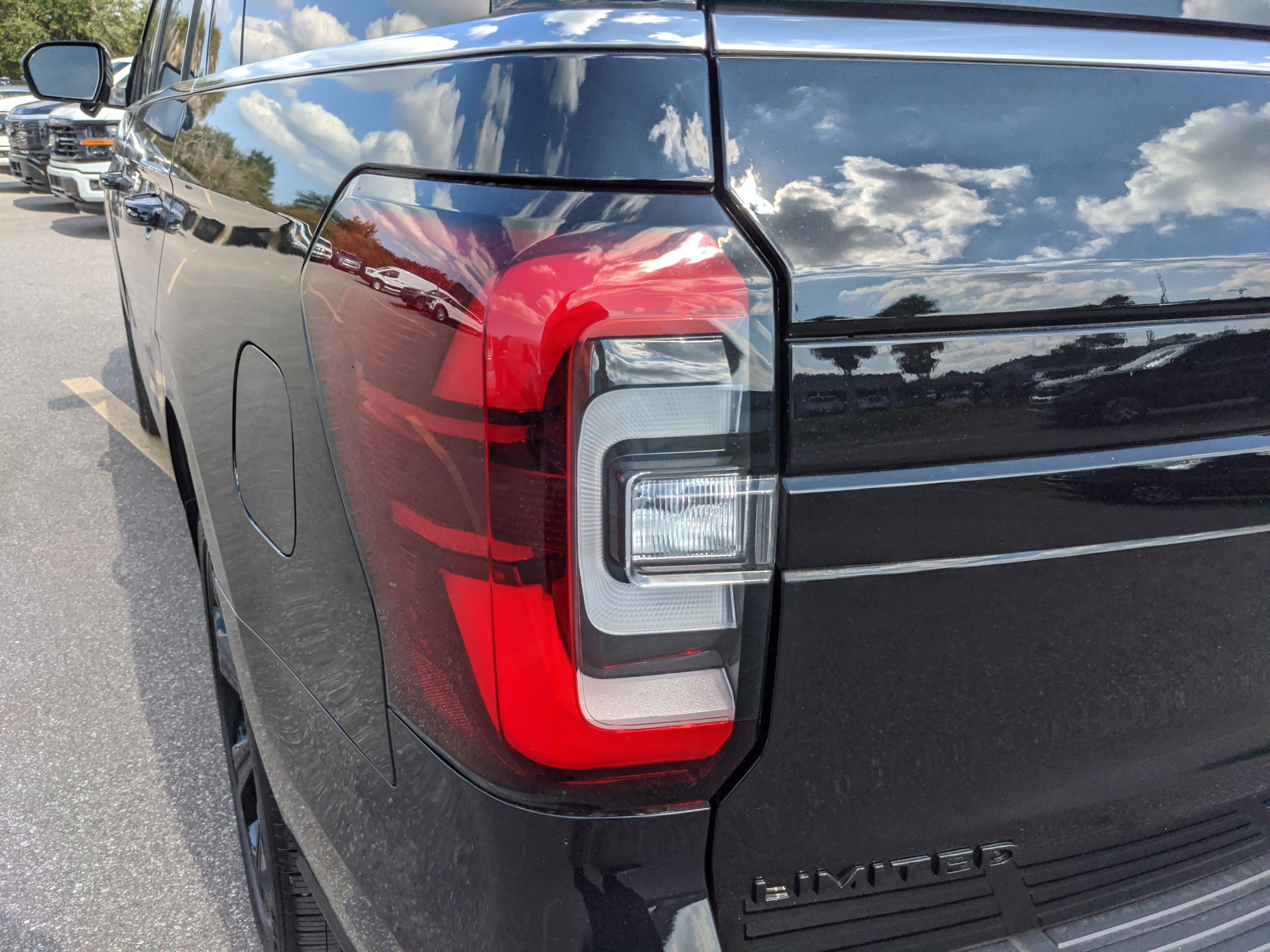 Certified 2023 Ford Expedition Limited image 11