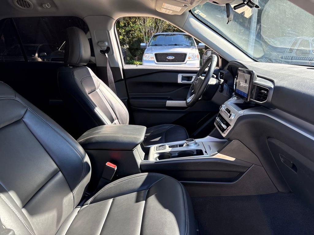 Certified 2023 Ford Explorer XLT w/ Equipment Group 202A image 31