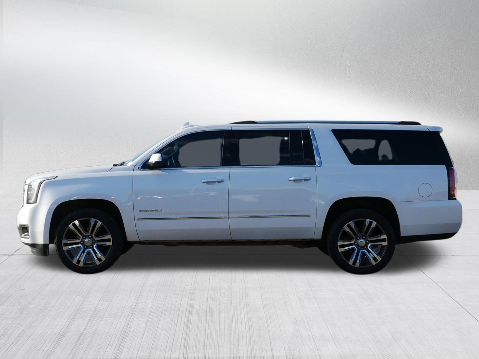 Used 2019 GMC Yukon XL Denali w/ Denali Ultimate Package AWD/4WD image 4