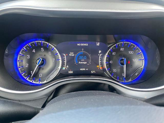 Used 2025 Chrysler Pacifica Limited image 20