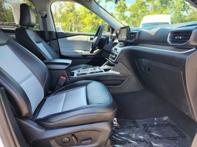 Certified 2023 Ford Explorer XLT w/ Equipment Group 202A AWD/4WD image 11