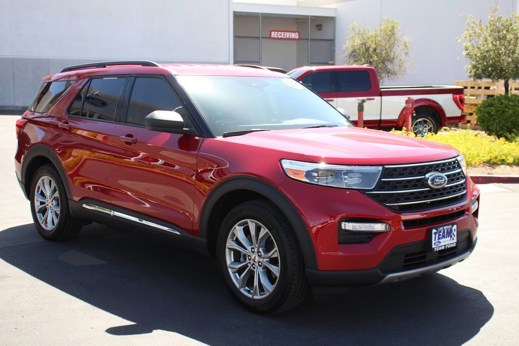 Certified 2024 Ford Explorer XLT w/ Equipment Group 202A RWD image 11