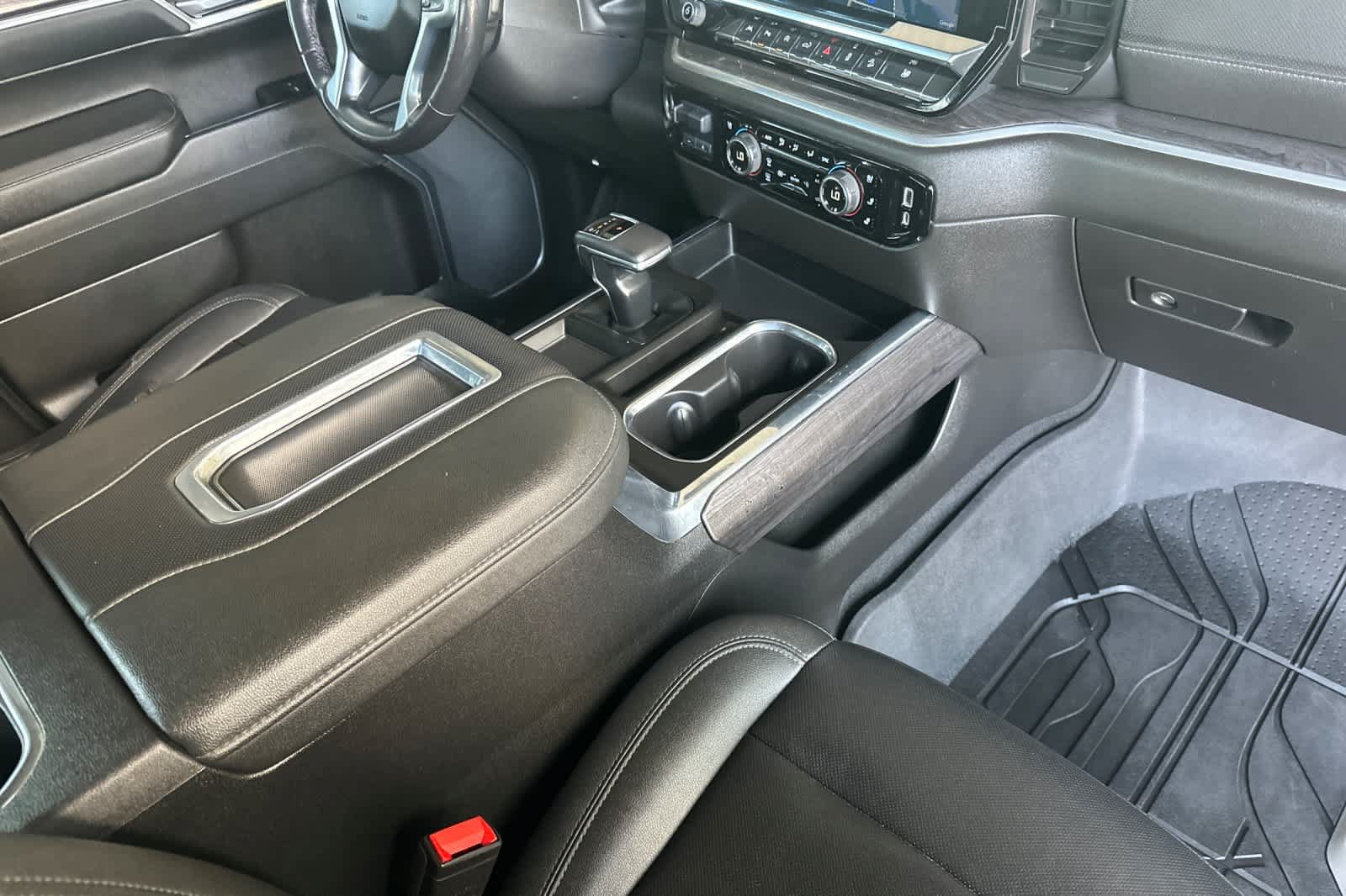 Used 2022 Chevrolet Silverado 1500 LTZ w/ LTZ Convenience Package II AWD/4WD image 15