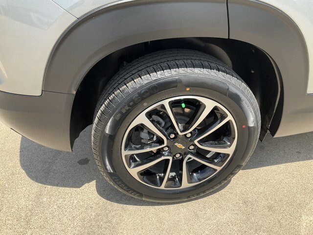 Used 2025 Chevrolet TrailBlazer LT AWD/4WD image 13