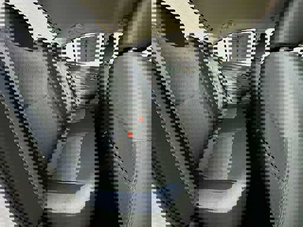 Used 2023 Nissan Versa SV image 28