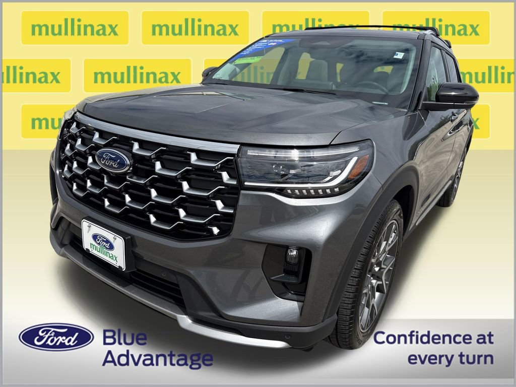 Certified 2025 Ford Explorer Platinum w/ Ultimate Package image 11