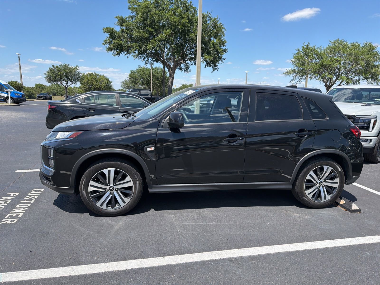 Used 2025 Mitsubishi Outlander Sport ES AWD/4WD image 9