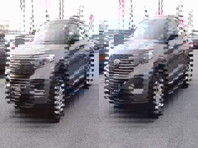 Certified 2022 Ford Explorer XLT w/ Class IV Trailer Tow Package