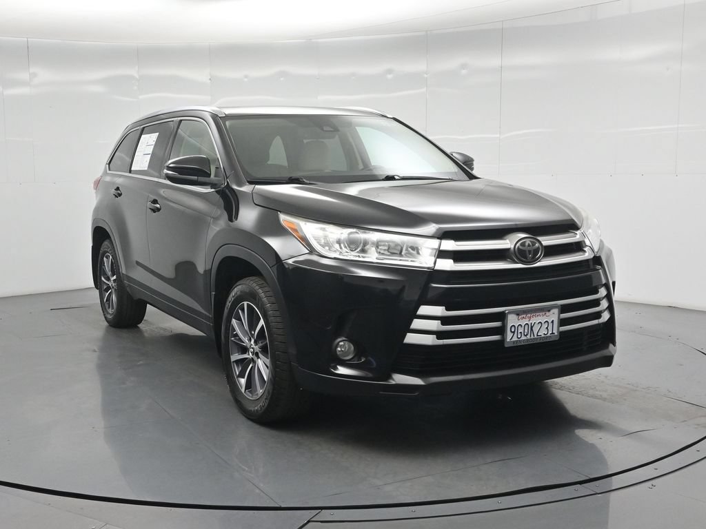 Used 2018 Toyota Highlander XLE AWD/4WD image 24
