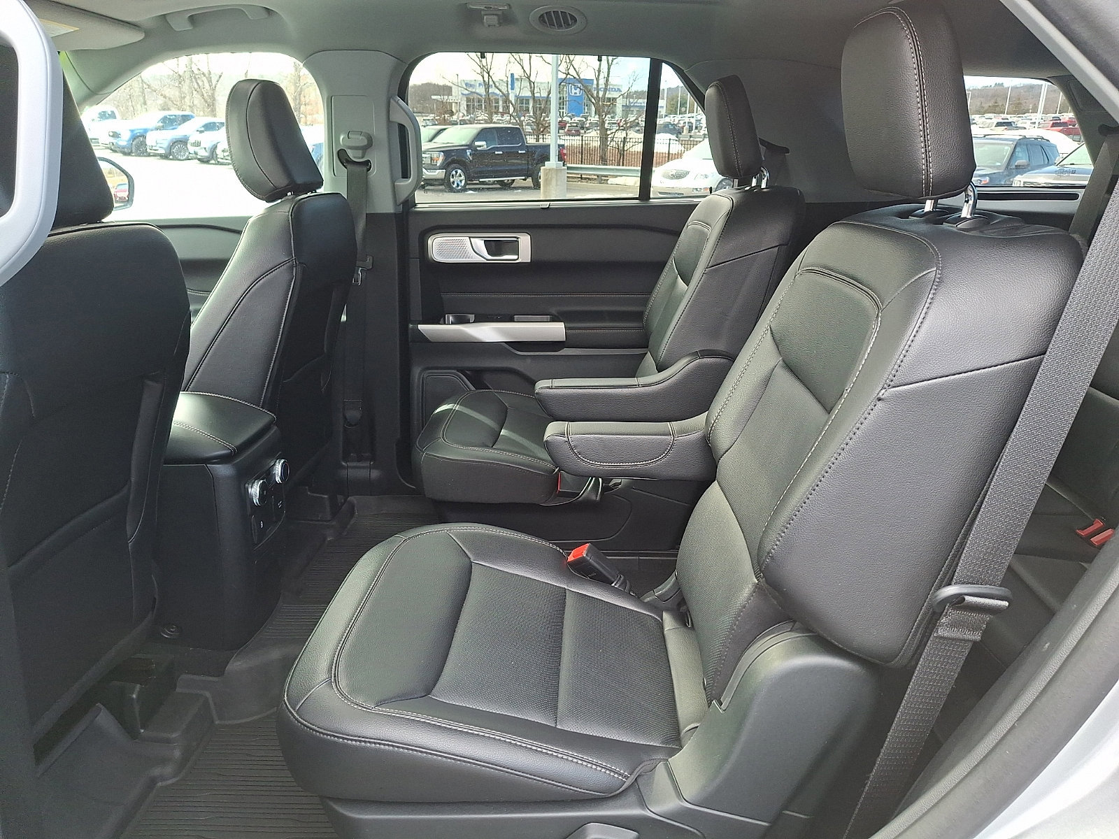 Certified 2023 Ford Explorer Limited w/ Limited Technology Package image 10