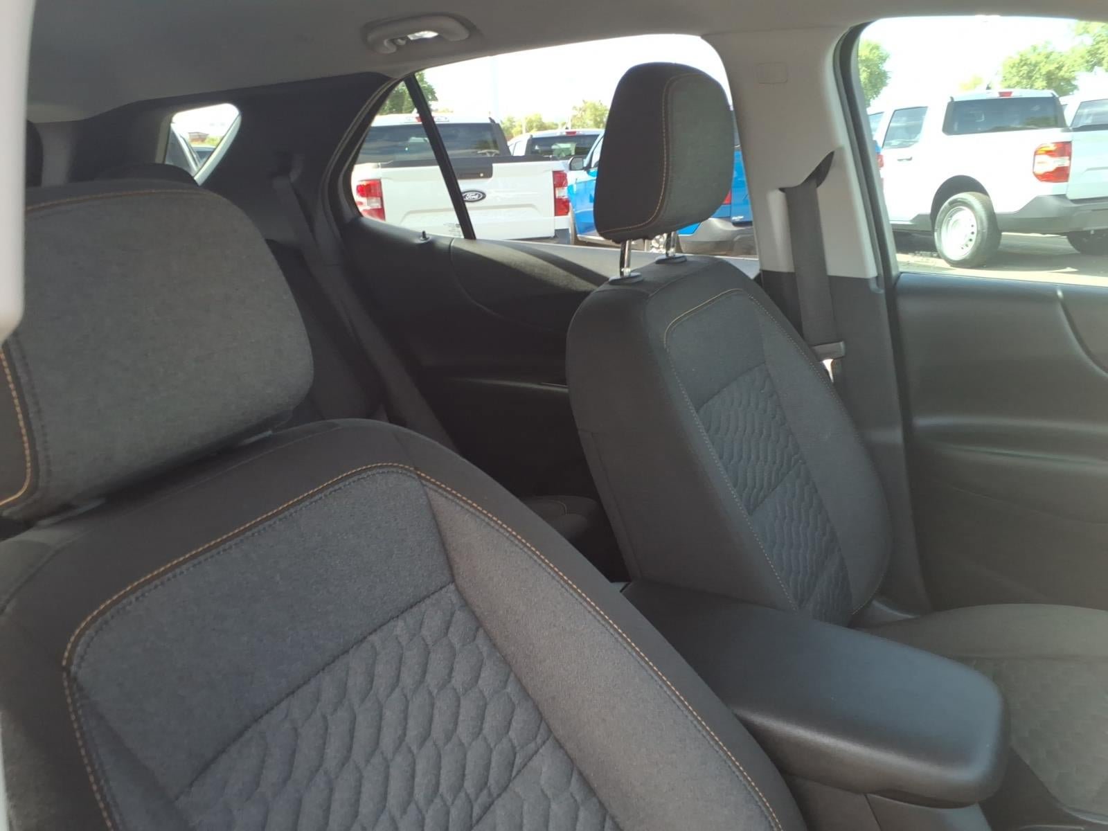 Used 2018 Chevrolet Equinox LT FWD image 12
