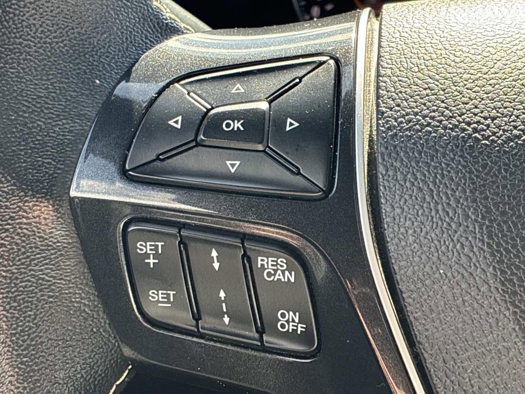 Certified 2018 Ford Explorer Platinum image 28