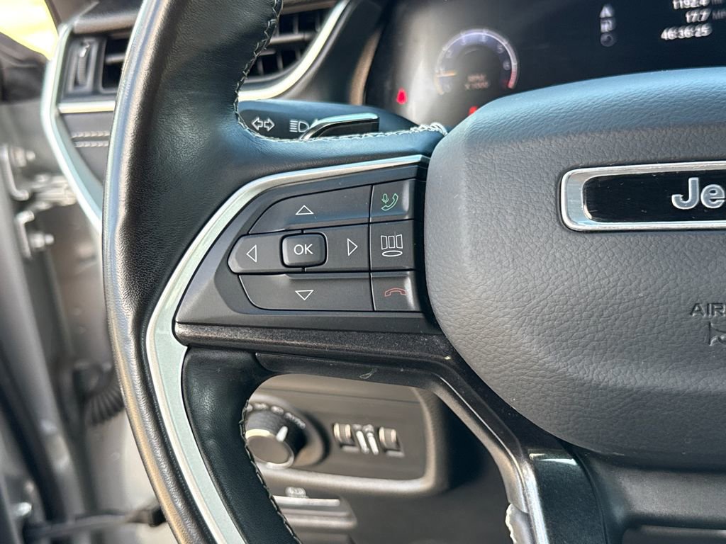 Used 2021 Jeep Grand Cherokee L Laredo image 16