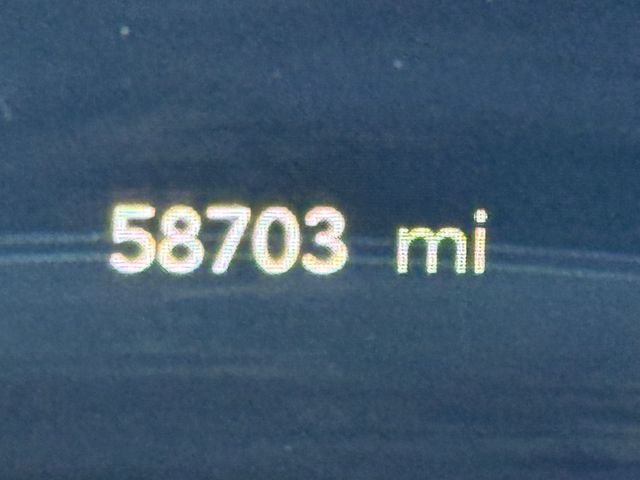 Used 2024 Chrysler Pacifica Touring-L FWD image 15