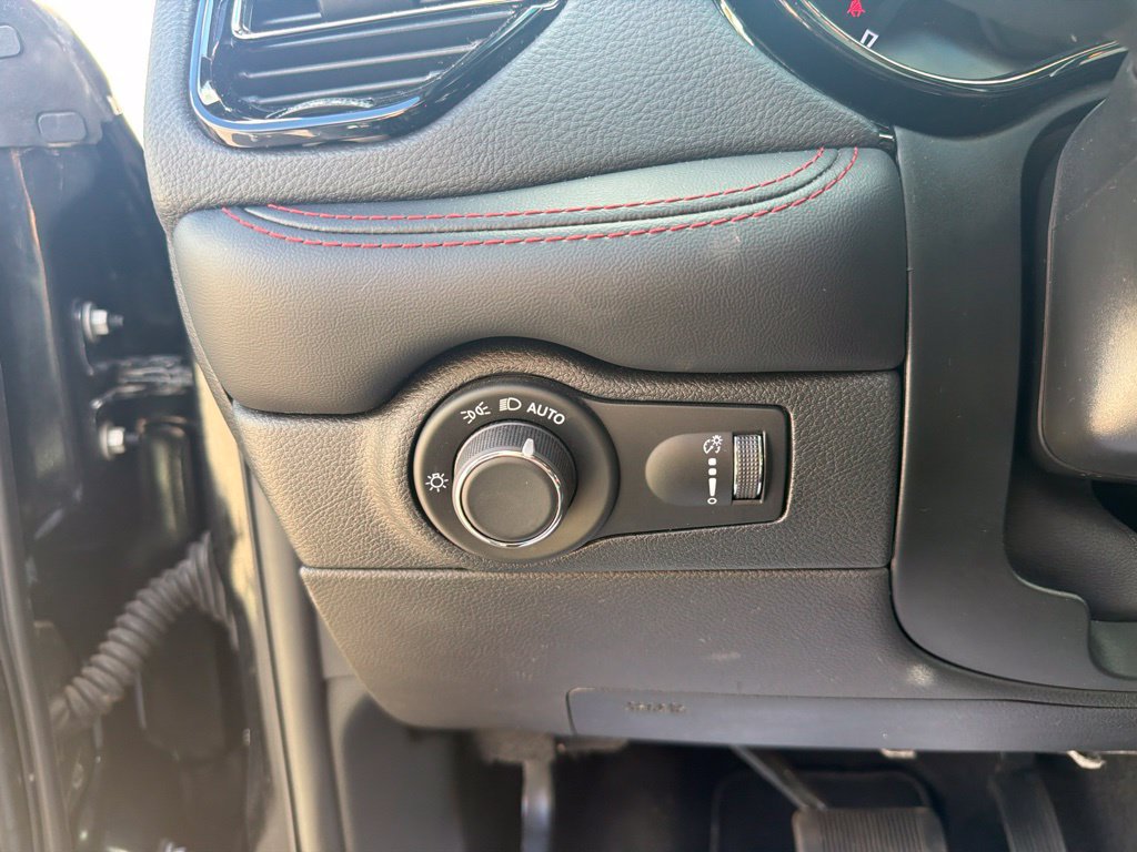 Used 2025 Dodge Durango R/T AWD/4WD image 31