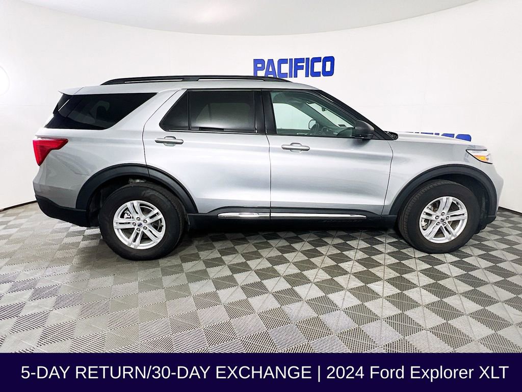 Certified 2024 Ford Explorer XLT AWD/4WD image 9