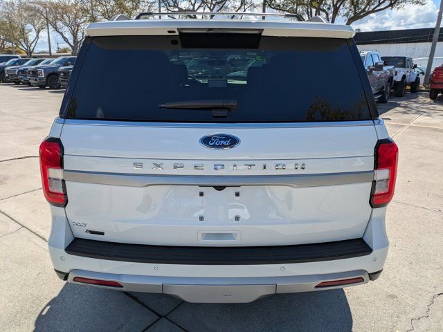 Certified 2023 Ford Expedition XLT image 5