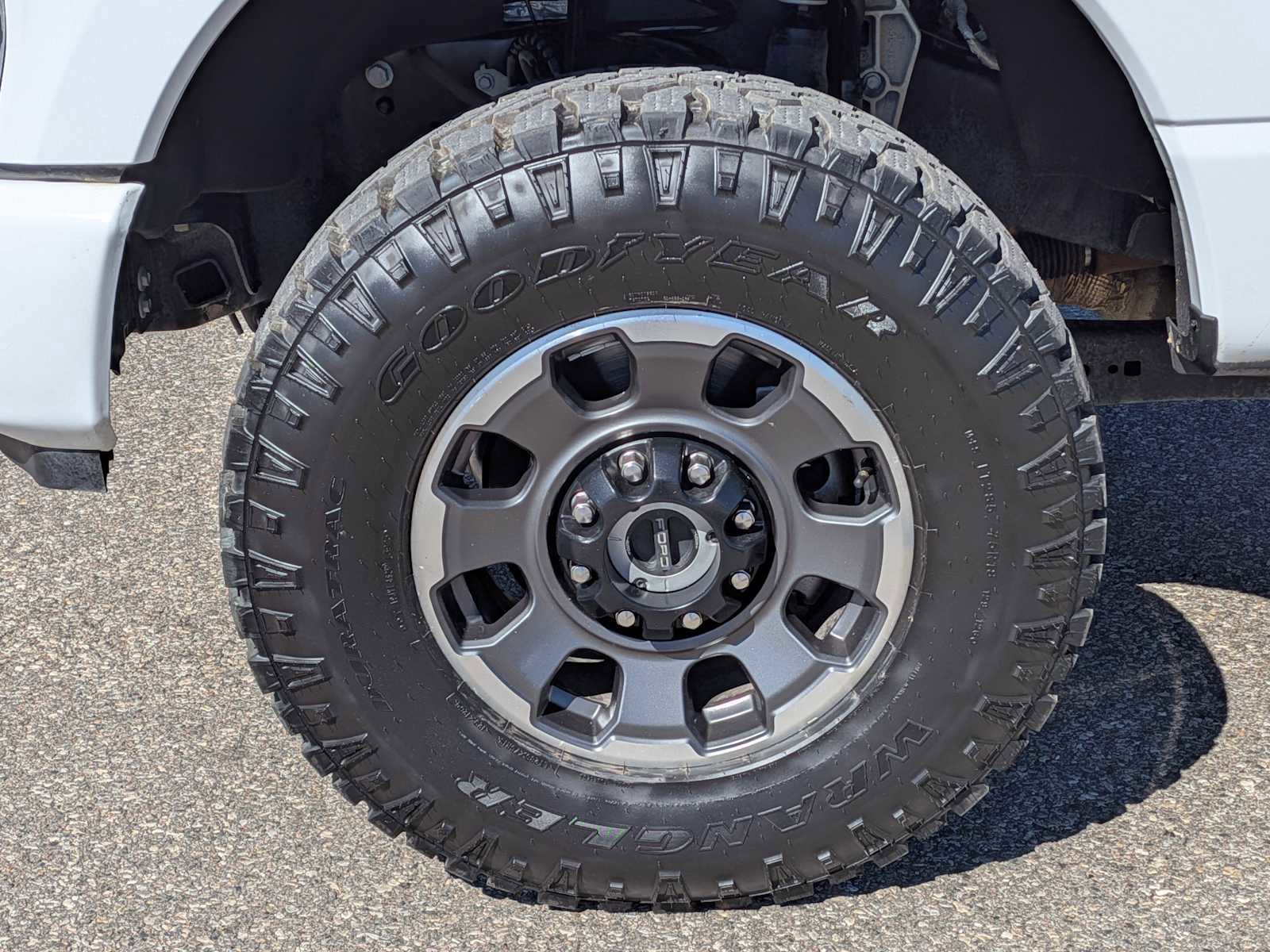 Certified 2024 Ford F250 Lariat w/ Tremor Off-Road Package AWD/4WD image 12