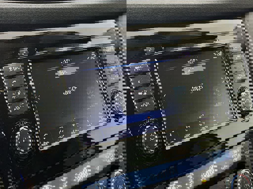 Used 2020 Nissan Rogue SV image 19