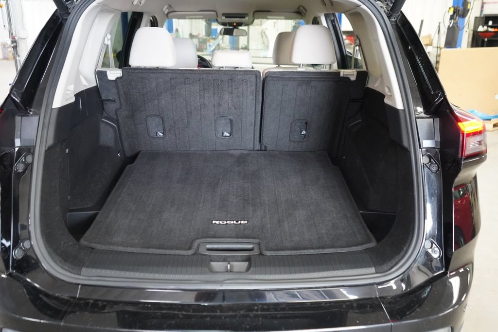 Used 2025 Nissan Rogue SV FWD image 23
