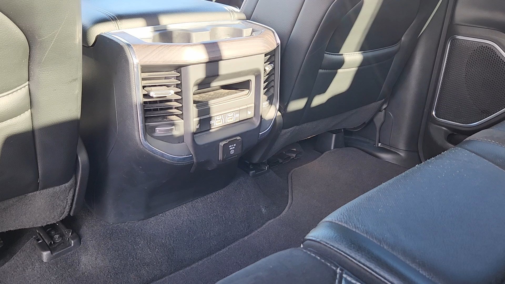 Used 2025 RAM 1500 Laramie AWD/4WD image 17