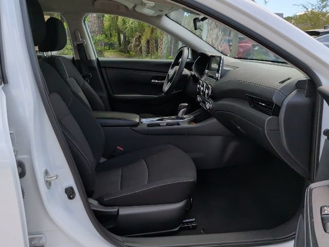 Used 2024 Nissan Sentra SV FWD image 17