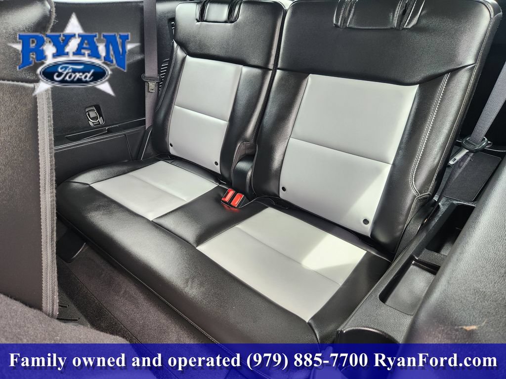 Certified 2022 Ford Explorer XLT w/ Equipment Group 202A RWD image 21