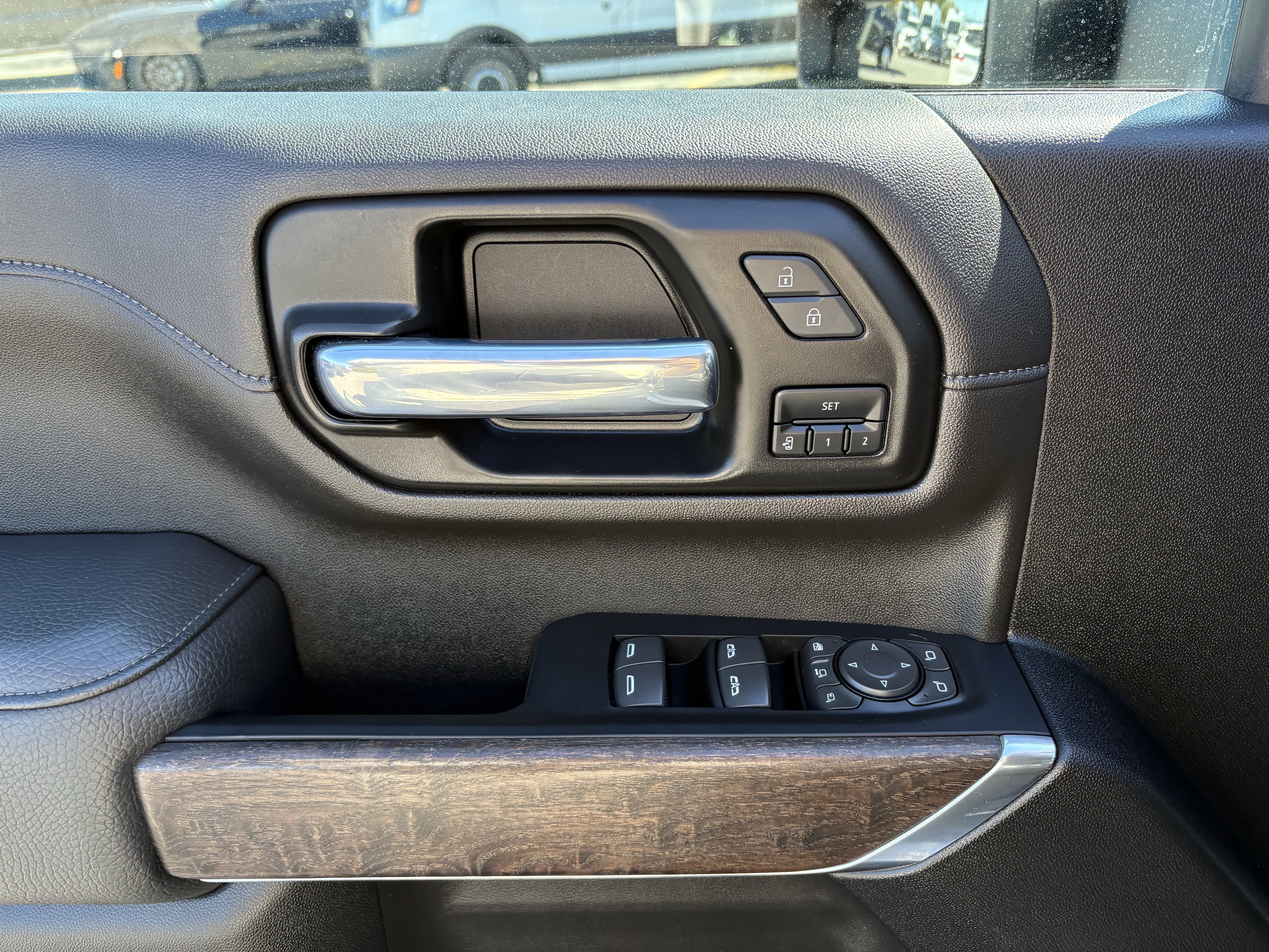 Used 2022 GMC Sierra 2500 Denali w/ Denali Ultimate Package image 18