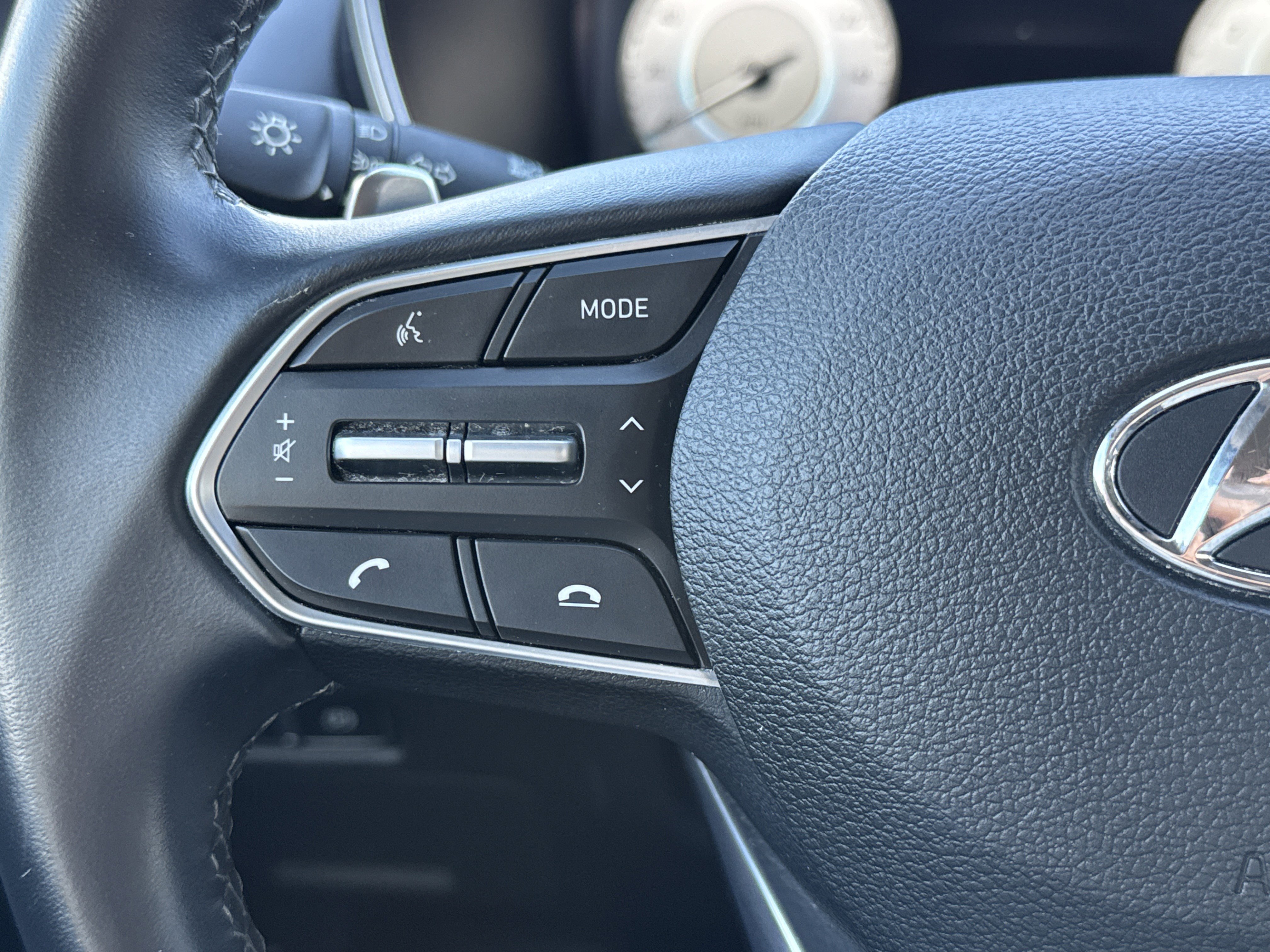 Used 2020 Hyundai Santa Fe Limited image 17