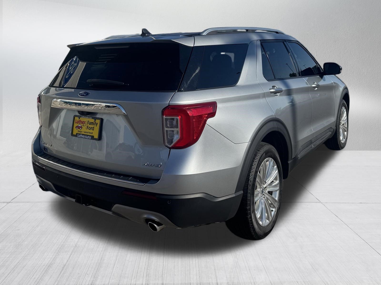 Certified 2024 Ford Explorer Limited w/ Limited Technology Package AWD/4WD image 4
