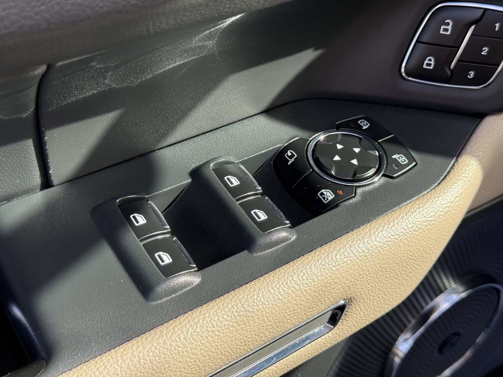 Certified 2024 Ford Expedition Limited image 17