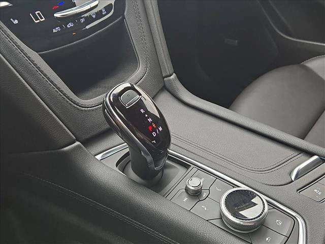 Used 2025 Cadillac XT5 Luxury FWD image 12