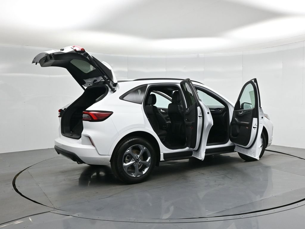 Certified 2023 Ford Escape ST-Line w/ Equipment Group 301A image 6