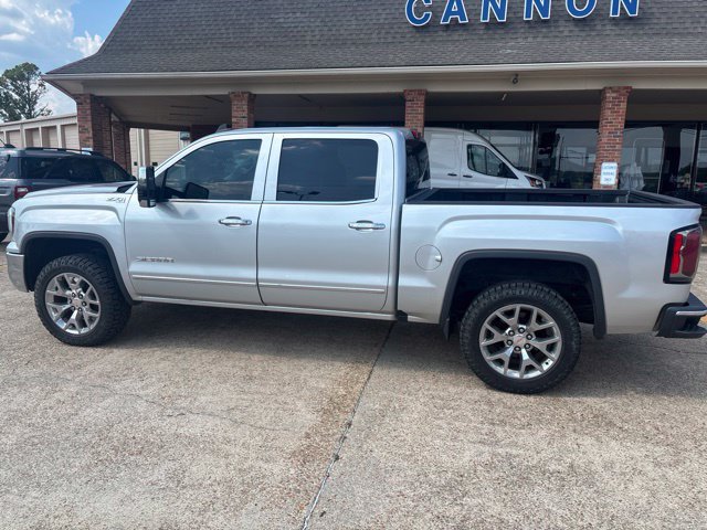 Used 2018 GMC Sierra 1500 SLT w/ SLT Premium Package AWD/4WD image 3