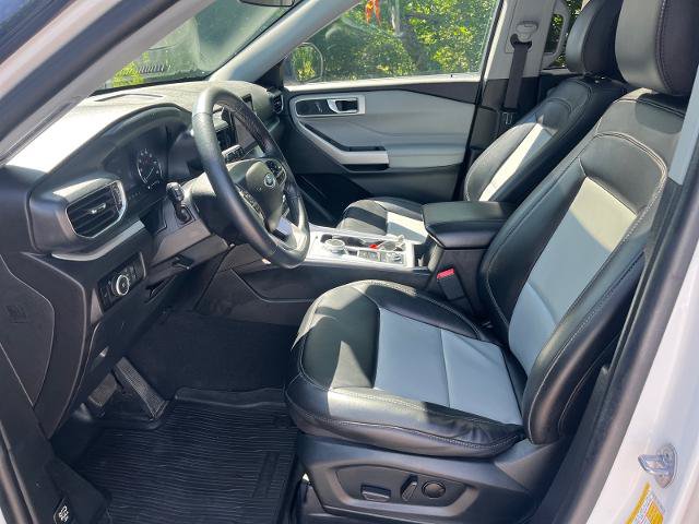 Certified 2023 Ford Explorer XLT w/ Equipment Group 202A AWD/4WD image 17