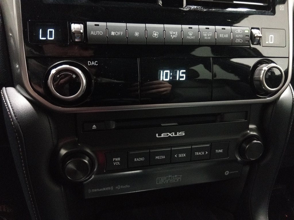 Used 2023 Lexus GX 460 Premium w/ Accessory Package AWD/4WD image 24