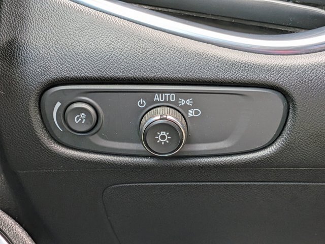Used 2021 Chevrolet Malibu LT FWD image 19
