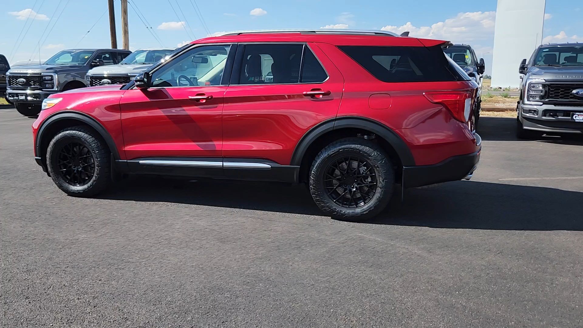 Certified 2022 Ford Explorer Platinum w/ Premium Technology Package AWD/4WD image 2