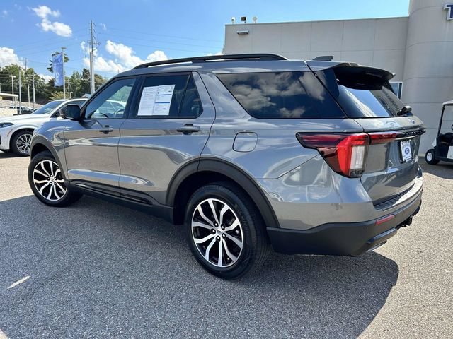 Certified 2025 Ford Explorer ST-Line AWD/4WD image 33