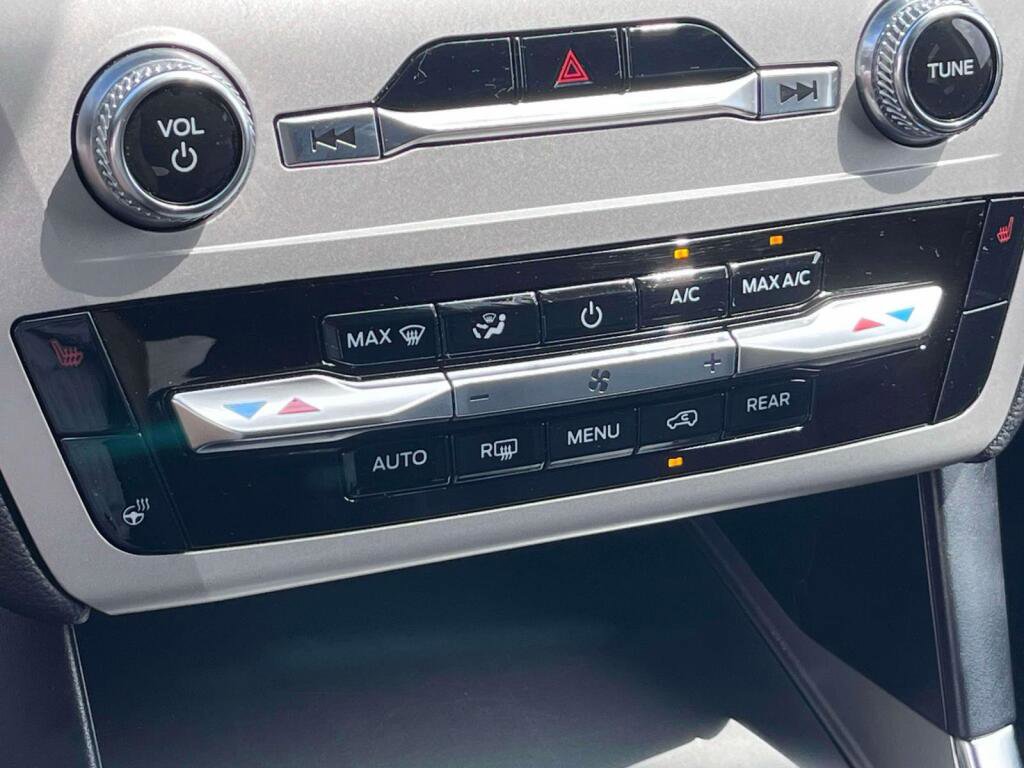 Certified 2023 Ford Explorer XLT AWD/4WD image 27