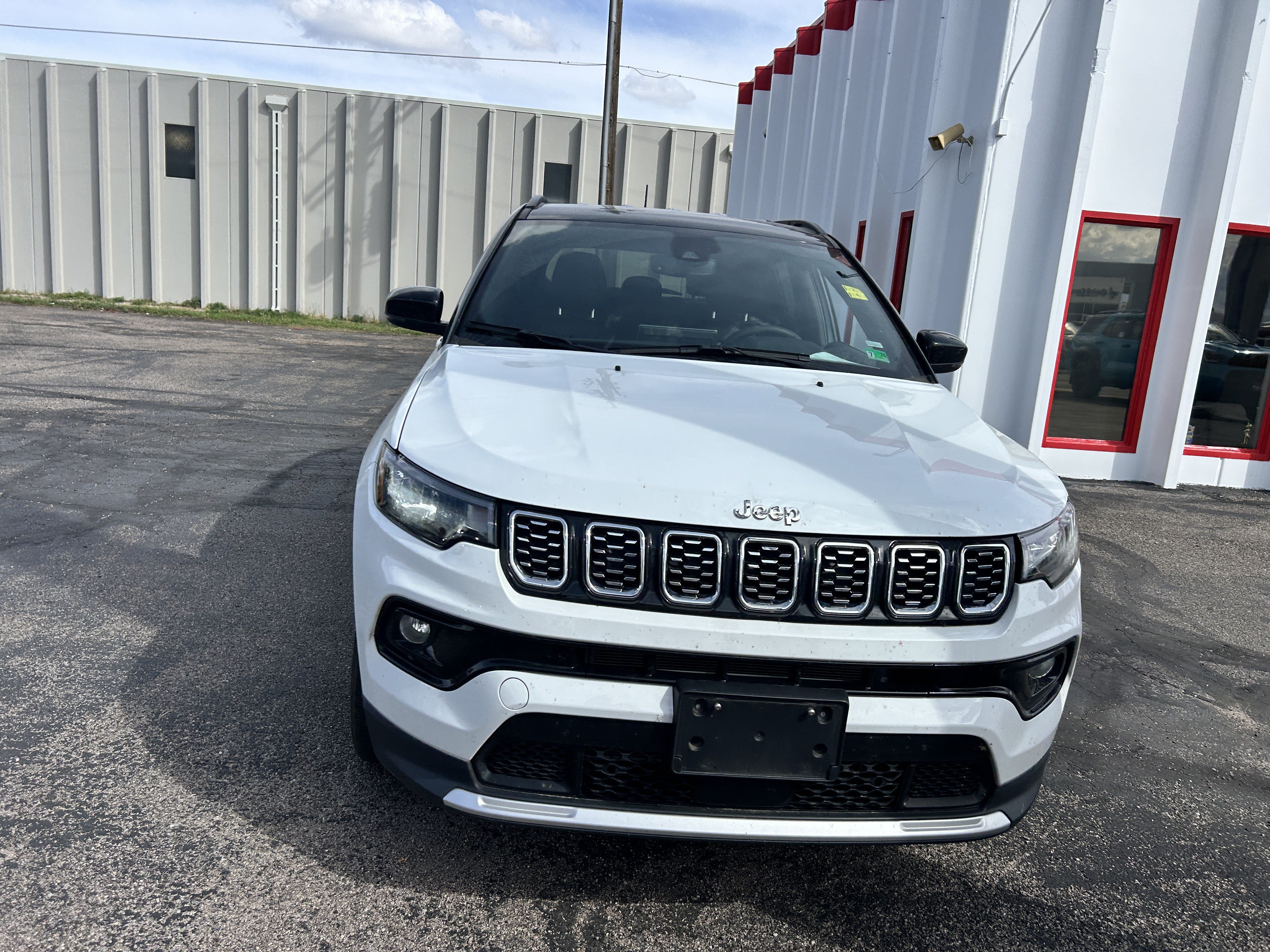 Used 2025 Jeep Compass Limited AWD/4WD image 9