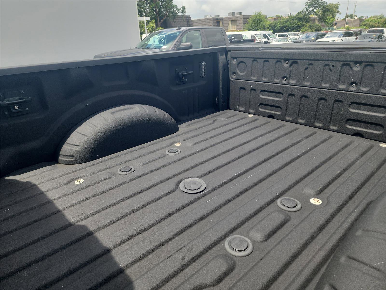 Certified 2020 Ford F350 Platinum w/ Tremor Off-Road Package AWD/4WD image 21